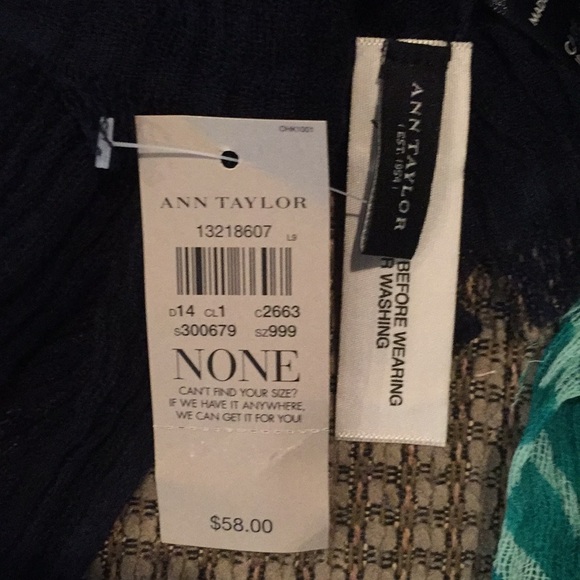 Ann Taylor wrap scarf - Picture 3 of 4